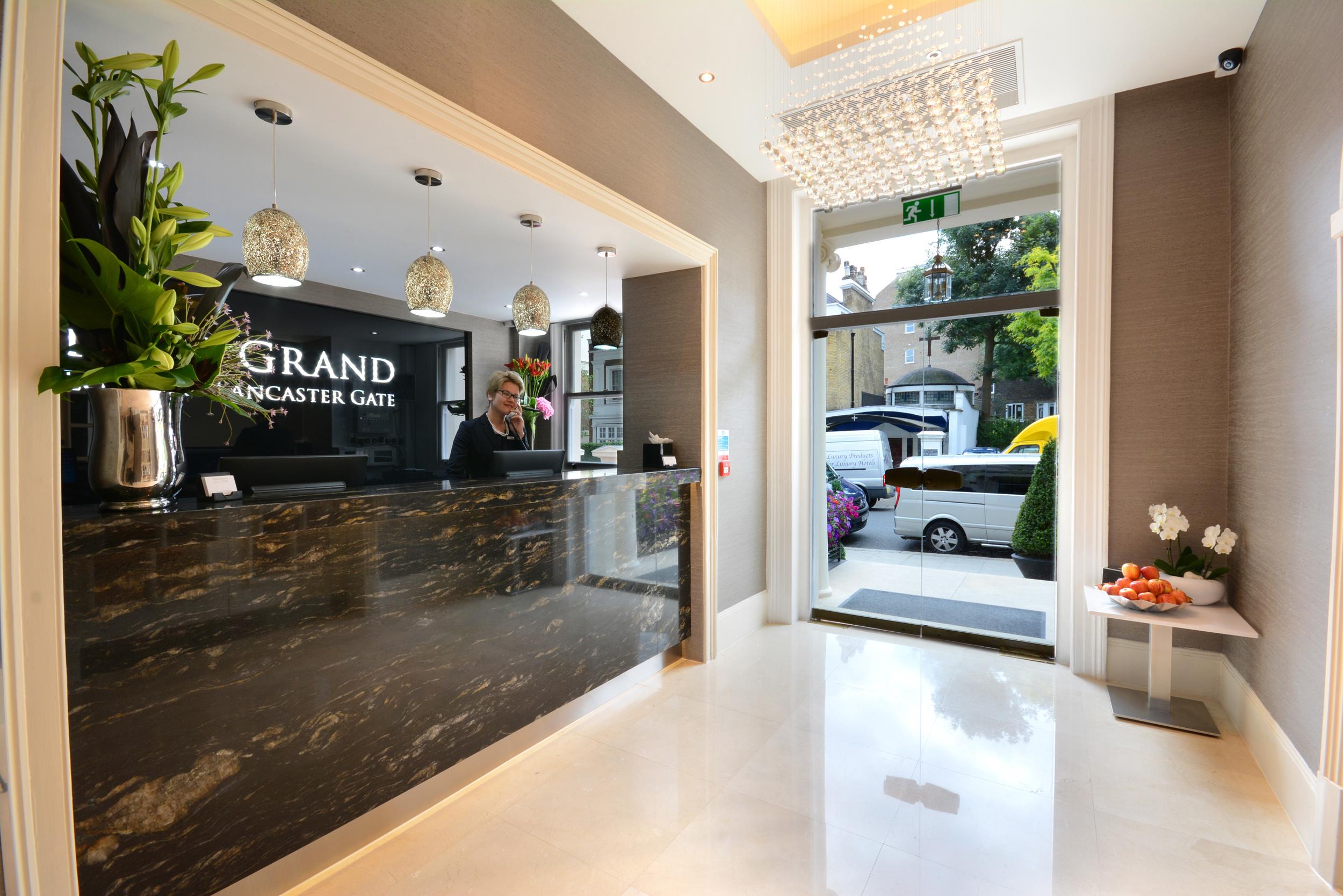 Park Grand London Lancaster Gate Ξενοδοχείο Εξωτερικό φωτογραφία The hotel's reception