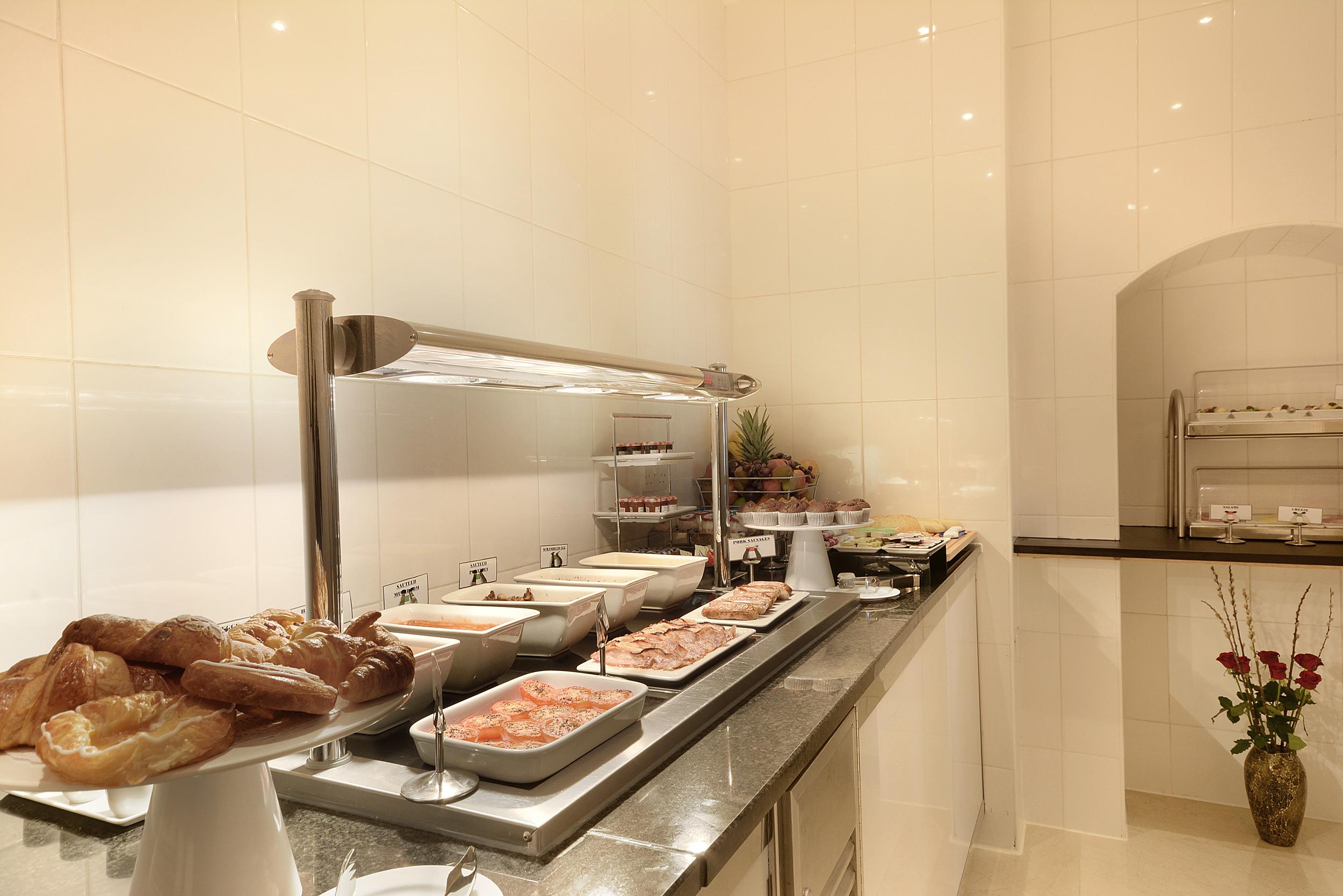 Park Grand London Lancaster Gate Ξενοδοχείο Εξωτερικό φωτογραφία A buffet at a hotel