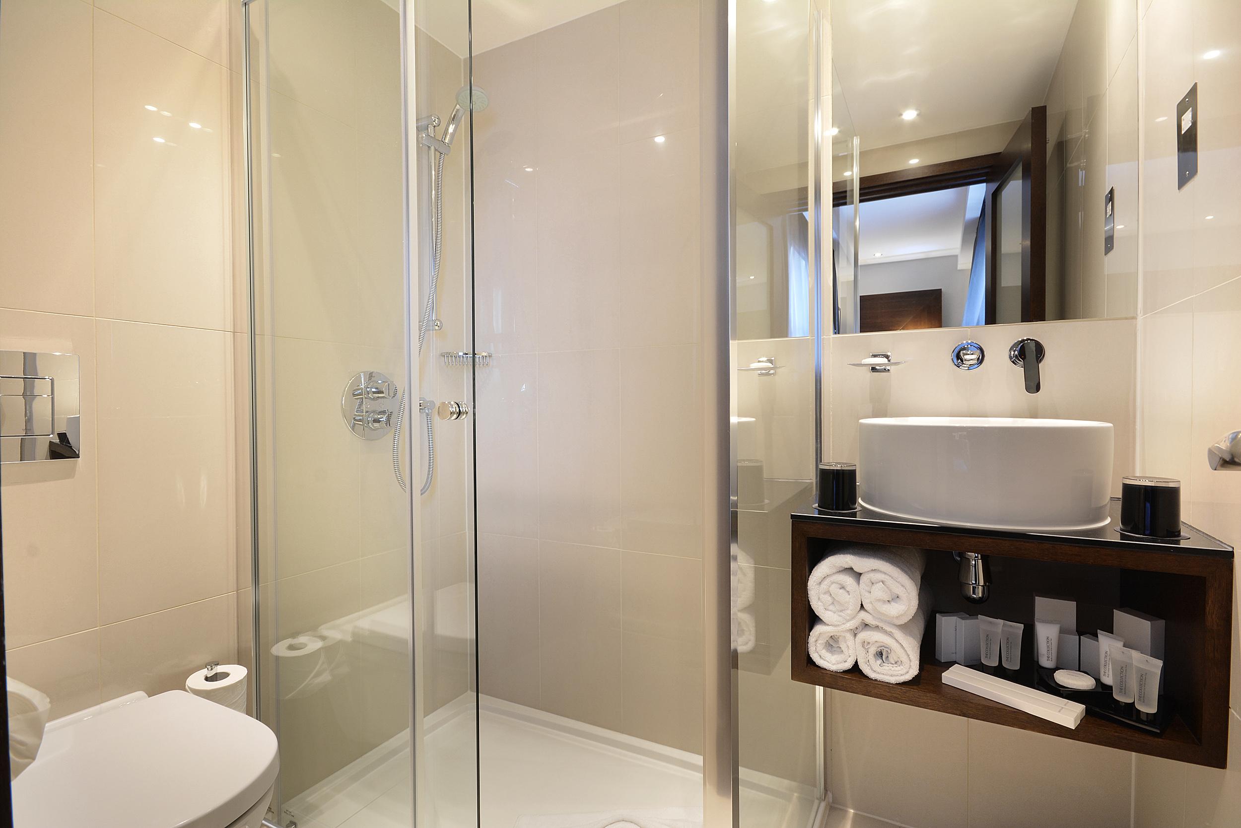 Park Grand London Lancaster Gate Ξενοδοχείο Εξωτερικό φωτογραφία A shower cubicle